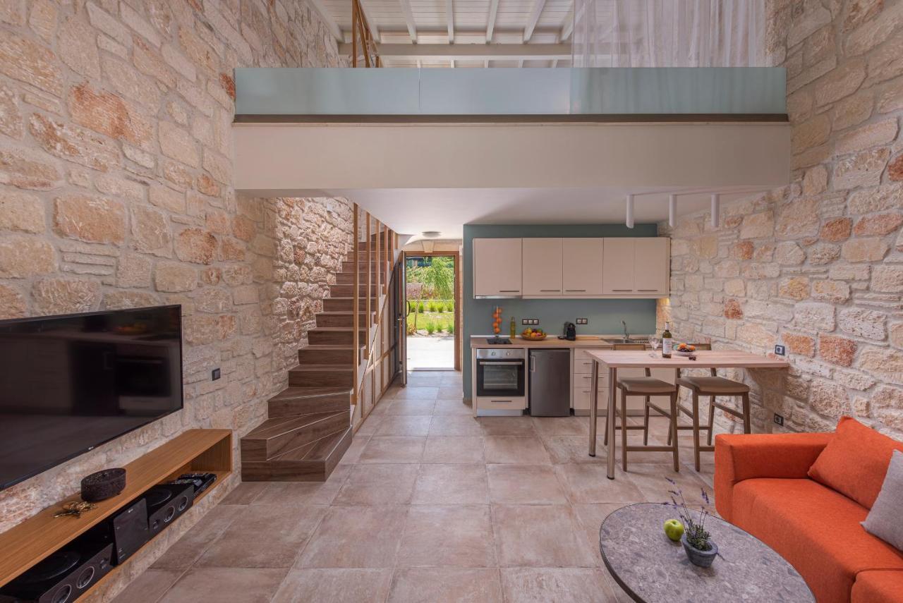 Mint Retreat Suites (Adults Only) Kalandra Extérieur photo