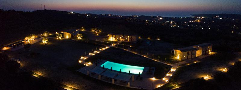 Mint Retreat Suites (Adults Only) Kalandra Extérieur photo