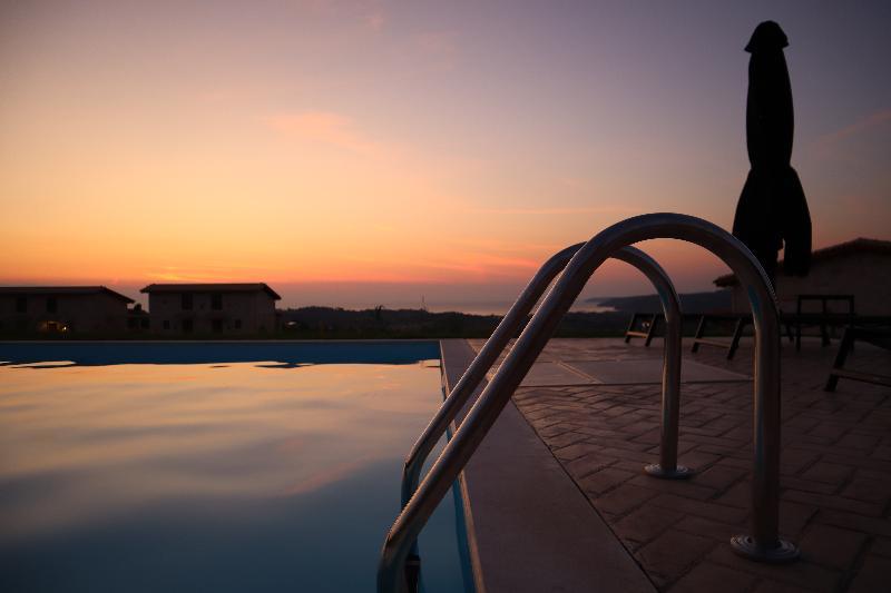 Mint Retreat Suites (Adults Only) Kalandra Extérieur photo