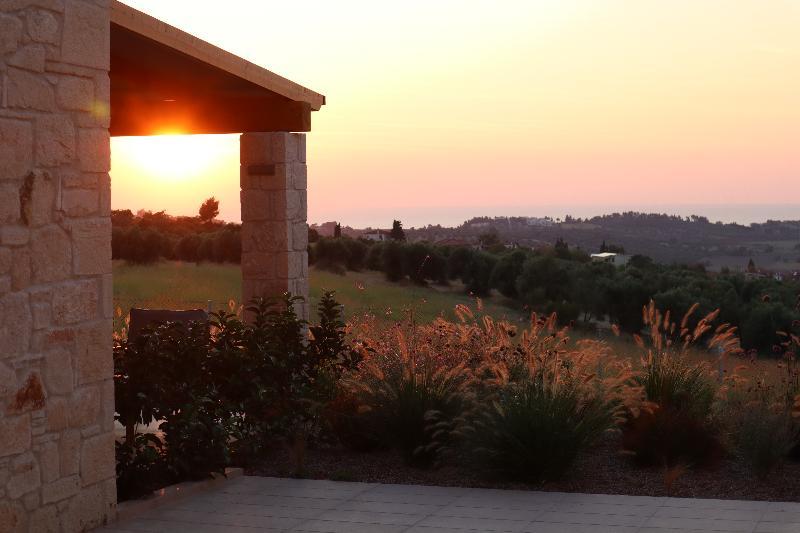 Mint Retreat Suites (Adults Only) Kalandra Extérieur photo